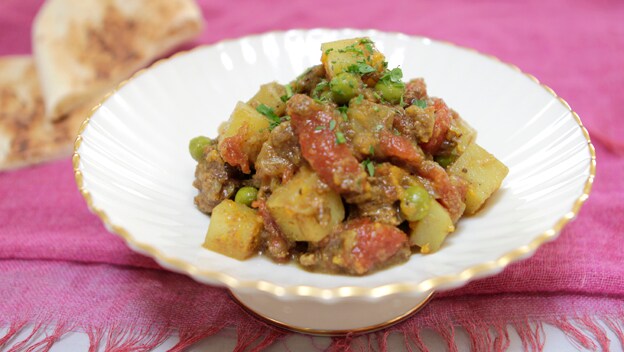 Spicy lamb keema curry